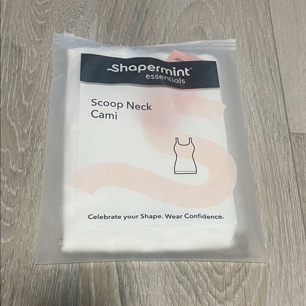 NWT Shapermint Essentials White Scoop Neck Cami